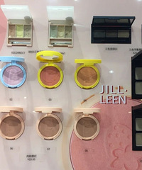 �����1�ҡ�wanghong��ױ���ϵꡱ��50������һ��