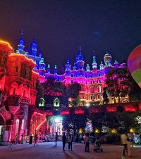 周末可以去清水溪步道的河沟搬螃蟹,华生园蛋糕王国看灯光秀