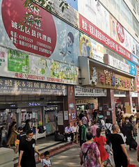 �������Ź��޶��·�������ĳ������20���·�25��ȹ��30