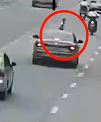 3���Ӻᴩ��·13�Σ�6����ͯ��ײ��Ŀǰ��������