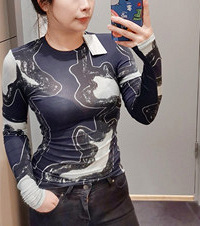 适合上班的穿搭分享,COS这件打底衫巨显身材,材质舒服很凉快