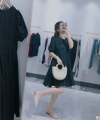 ��������·��������һ�㶼���������黨ȹ����ɫ�ر𣬺�������