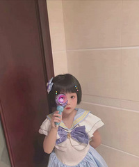 小姐姐最喜欢夏天了,可以穿好多漂亮的裙子