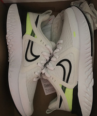 ������Nike���Ь�ӣ����ۼ۳����㣬�Ͻ�����һ˫