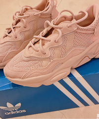 Adidas Ozweego出新色了!好好看而且穿上舒服增高