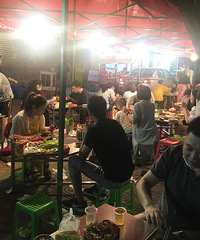 到底是有什么魔力,让刚拔了智齿的我都要去吃这家小豆腐