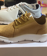 ���ֿ�һ�ڼ�������Ь���·����μ�