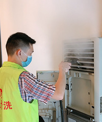 慎点!不洗不晓得,我家空调灰厚得可以揉面团了
