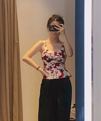 逛街我试了一些新款的春夏小裙子,真的都好好看呀