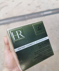 第一次买白绷带面霜,说是更适合油皮?果真如此,质地很清爽