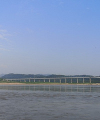 开车40分钟到的遛娃好地方,耍水,捡石头超级舒服,关键是干净