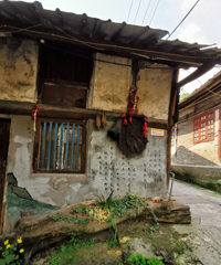 到主城没有商业化的老街赶场,喝坝坝茶,感受童年老重庆的味道