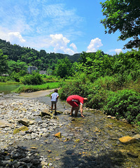 带娃耍水好地方,还能皮划艇和露营,水凉清澈,巴适得板