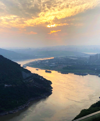 ����ɽƺ�ҵ����������Ұ�͵أ������ͻ����糵����Ϧ������һ��