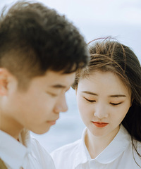 这个满身孩子气的男人,只花了一个月的时间就把我变成了新娘