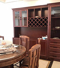 你们觉得家里最毁颜值的是什么?看到我家的餐桌和酒柜我想哭了
