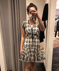 下班路过Sandro,试了试连衣裙