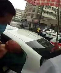 私家车内发现女婴,脐带都没剪干净!20岁生母被找到后崩溃大哭