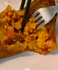 跟风买的粽子果然没失望,馅料丰富蛋黄超级翻砂