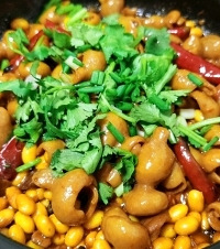一个人背井离乡工资也不高,于是我爱上了自己做饭的生活