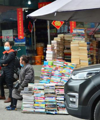 ���������ڵ�̯��Ӧ��ȥ��԰������ˮ�����ڳ�������������