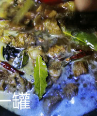 教你做鲜嫩多汁的居家版牛腩煲,味道巴适老少皆宜