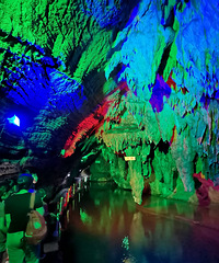 南山这个老古董溶洞,竟然带娃玩出心跳的感觉