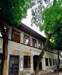 山城巷小巷子里的小学,已经废弃多年,有人在这里读过书吗?