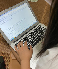 写了8年霸道总裁文,月薪过万的生活看似自由,但连五险都没有