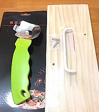 自从买了这个几块钱的“刀削面神器”,我在家也能开面馆了