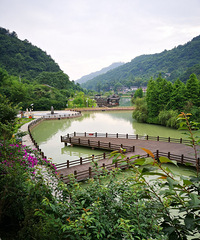 走错了路结果意外找到个世外桃源,耍水赏花,农家乐性价比还高