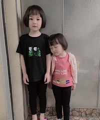 夏天来了,给女儿们剪了头发,想过比想象中好
