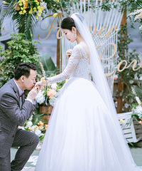 婚礼前居然面瘫了,还好婚礼的时候不是特别明显!