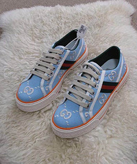 Gucciһ�������1977����Ь