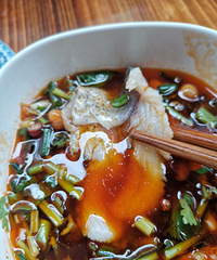 ����ͷ��Ȼ���ܳԵ�30Ԫһ�˵������㣬���°����Կ���