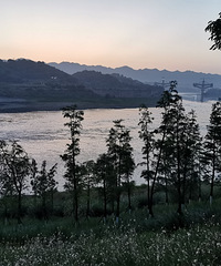 到重庆的垦丁骑行,沿着江边步道赏花玩水看日落