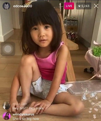 �¹�ϣ��Ů��ֱ����Alaia�ٽ�Ѿ�ɰ�