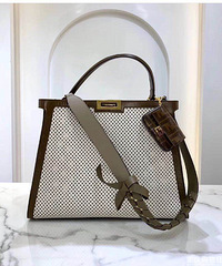 ��û���˺���һ��ϲ��FENDI�ο�ϵ�й����