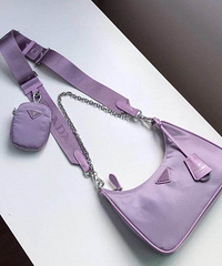 ������������Ҹ�°���Prada hobo����һ