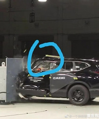 �����Ӱ��ȫ��ײ���Է����ˣ�����������б��Ц��