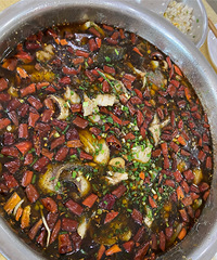 终于吃到全网推荐的肥肠鱼,住到了网红酒店