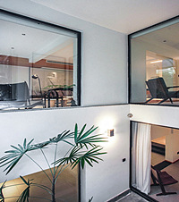 �Ұ�198ƽ�ķ���װ��400ƽ��Ȼ��������䣬�����쾮��ը��