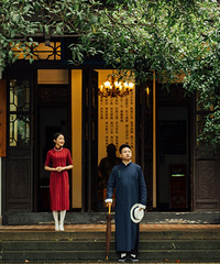 如愿以偿的拍了一套电影主题的婚纱照,仿佛有两个人的故事在里面