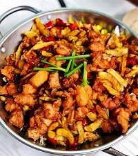 大学的美食是多少人的青春记忆,还记得你当年最喜欢吃的那家店吗