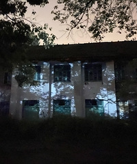 深夜带你探访北碚废弃学校
