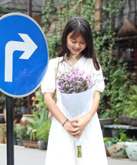 ԭ����ĳ�������Ư���Ļ��У�̫�ʺϴ��Ͻ���ȥ��С���µ�������