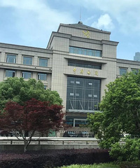 ���ڼ�ֱ�Ǹ�VR���Ա����������Ա���ѧ��΢�Ե�����