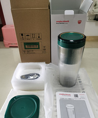 买了摩飞便携搅拌杯,意外收获了无线充电板