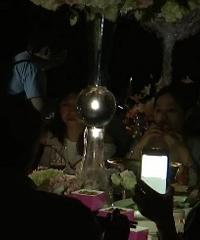 酒店停电婚宴摸黑举行,新娘直接被气哭!责任应该谁承担?