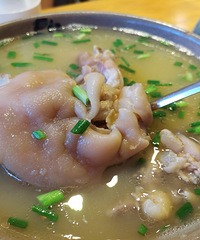 坐公交去万盛,住到了网红民宿,吃到了大家都推荐的店,果然不俗